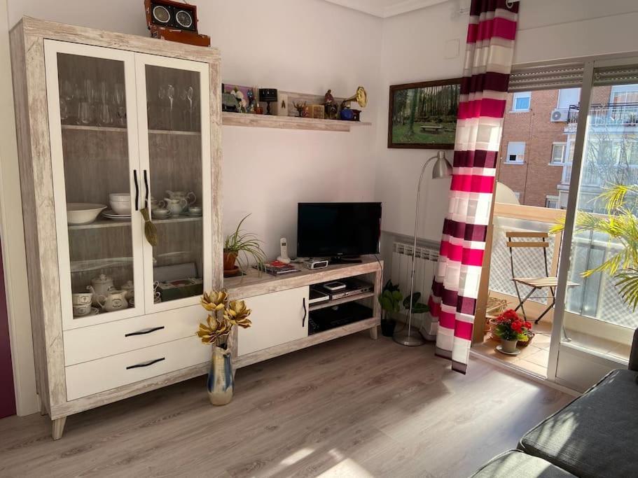 Apartamento Ciudad Lineal Reciente Reforma Apartment Мадрид Екстериор снимка
